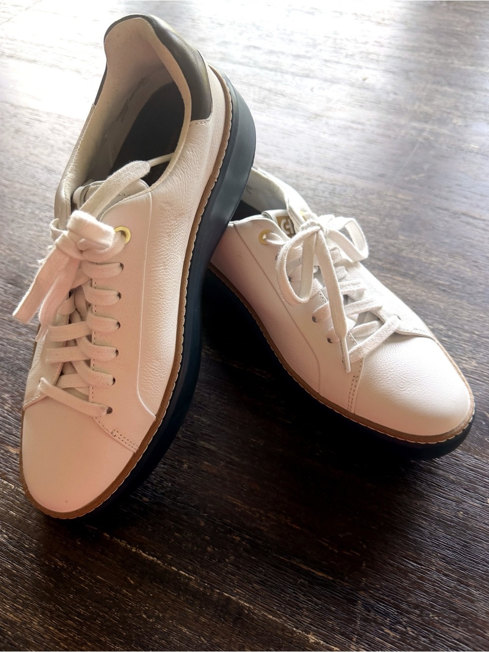 Cole Haan Women”s crosscourt/ grand 360 like new